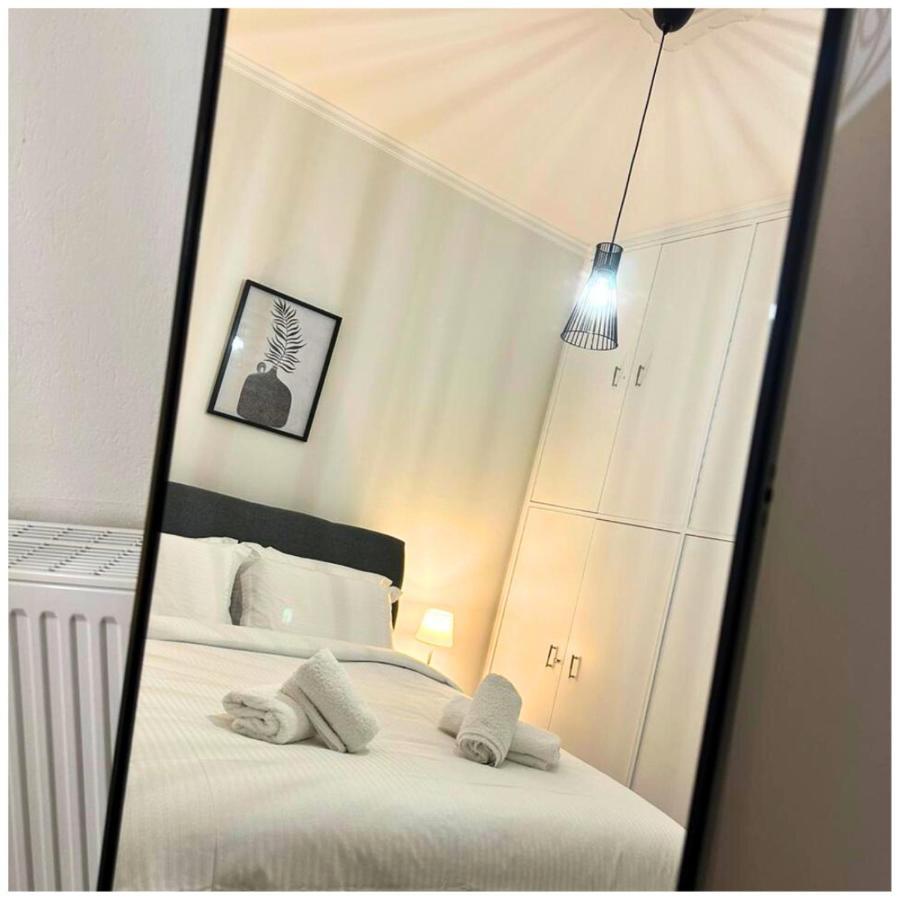 Memories Apartments Μονοκατοικία Στο Καρπενήσι Exteriör bild